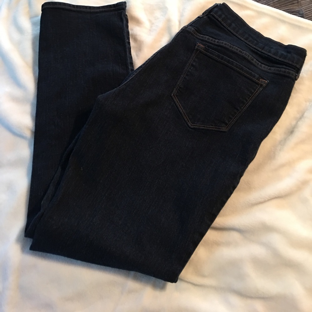 Old navy mid-rise jeans 👖
